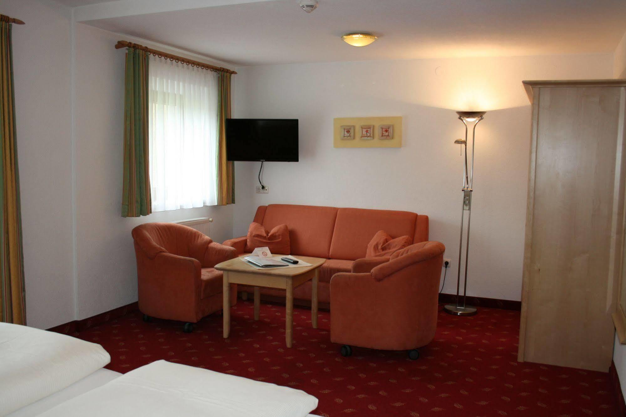 Pension Birkenhof Mayrhofen Exterior photo
